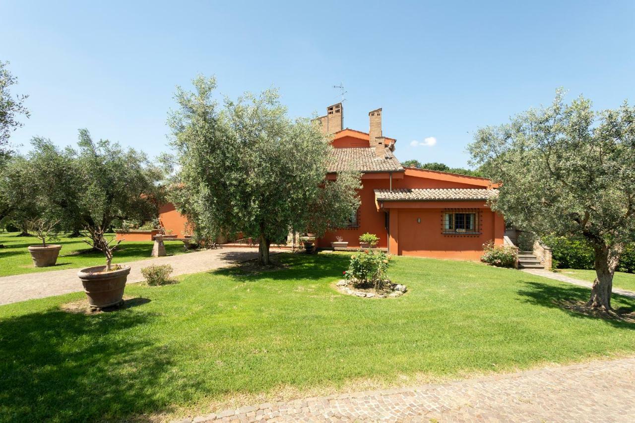 Villa In Via Della Marcigliana Casale Torre San Giovanni Exterior photo