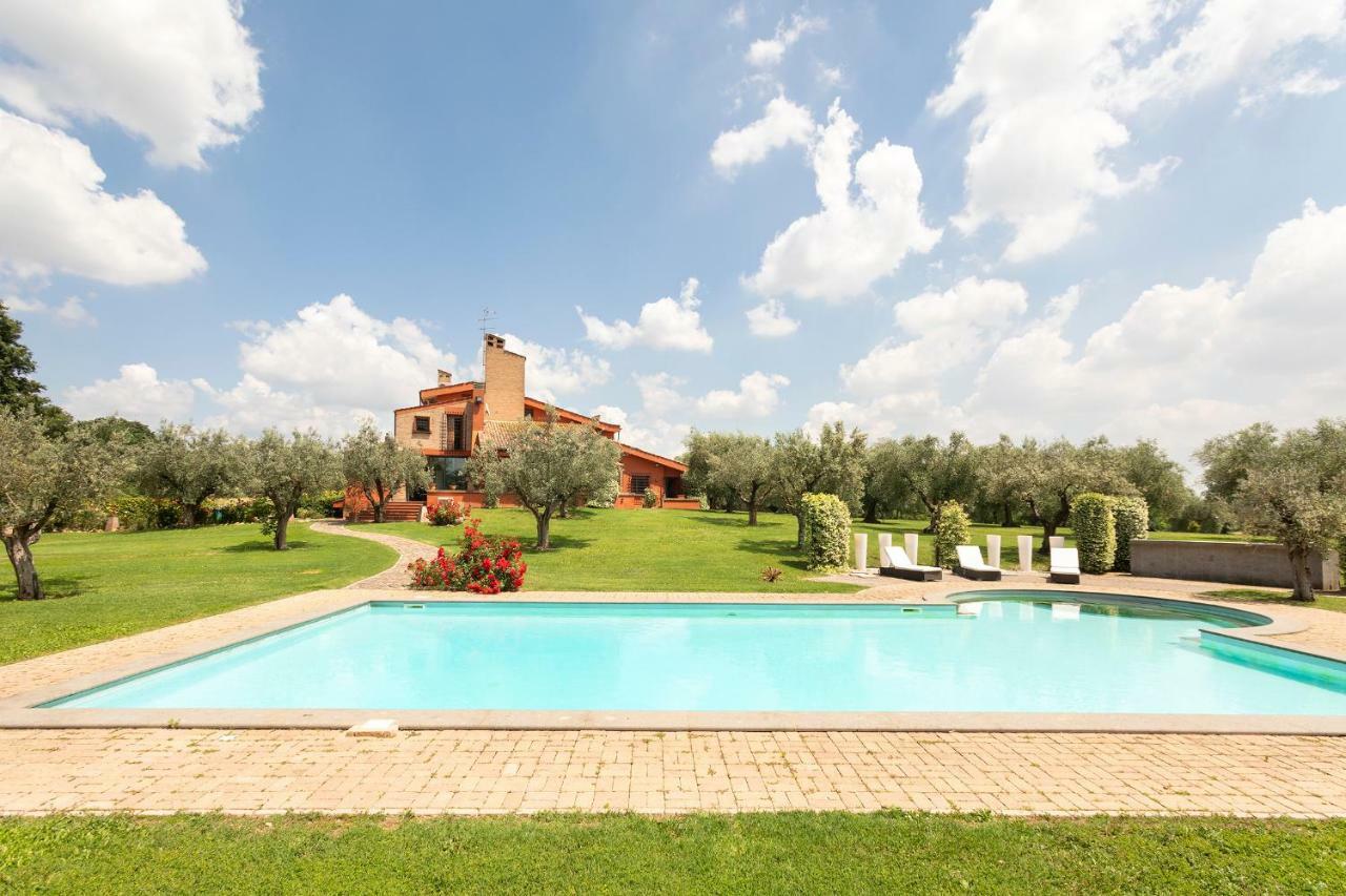 Villa In Via Della Marcigliana Casale Torre San Giovanni Exterior photo