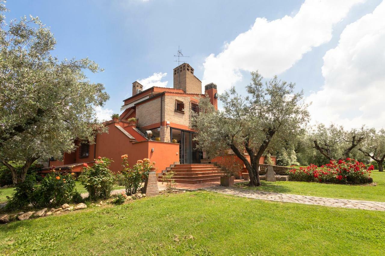 Villa In Via Della Marcigliana Casale Torre San Giovanni Exterior photo
